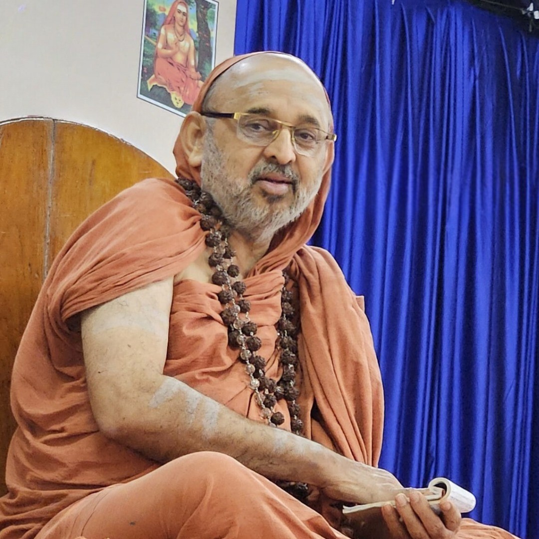 Vastrasamarpanam To Sri Sri Shankara Bharati Mahaswamiji seva